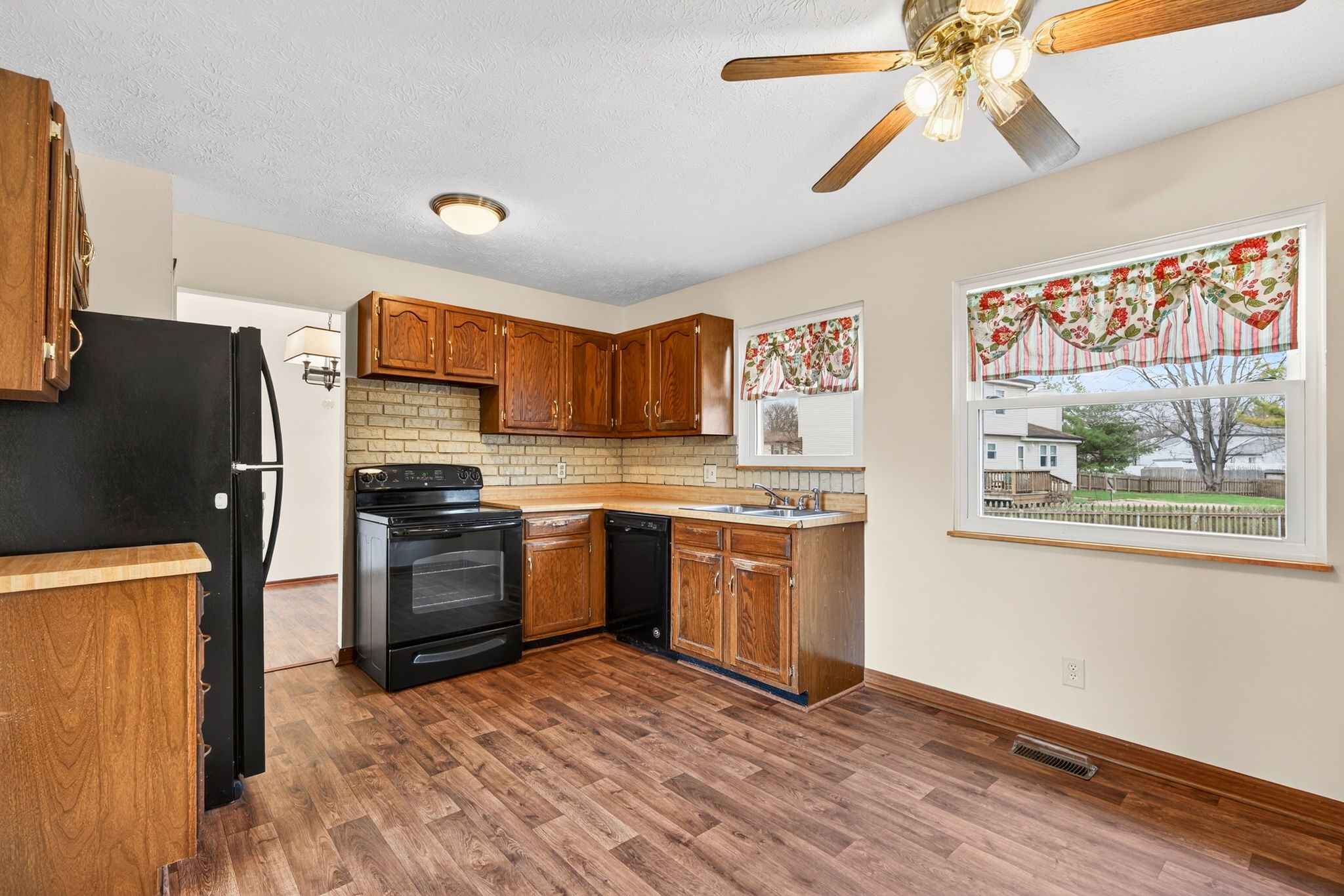 7082 Wind River Dr 27