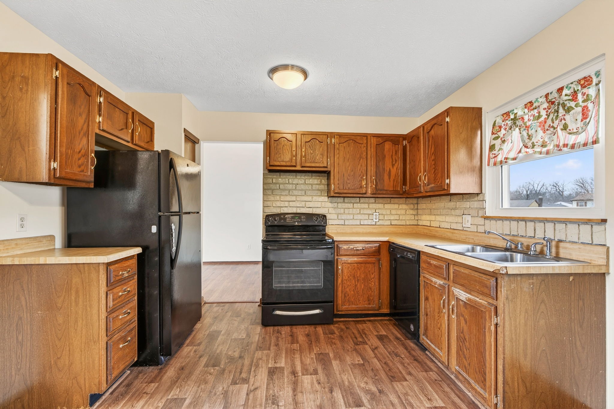 7082 Wind River Dr 28