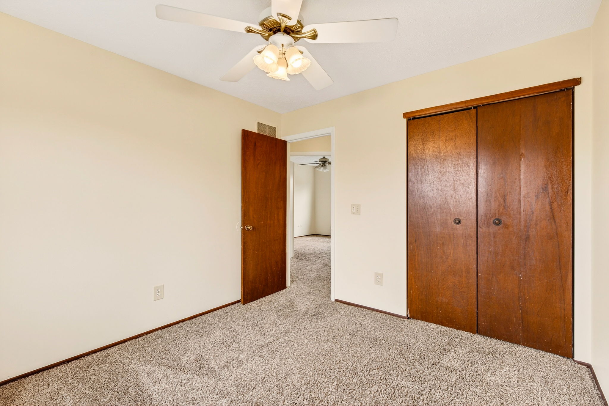 7082 Wind River Dr 43