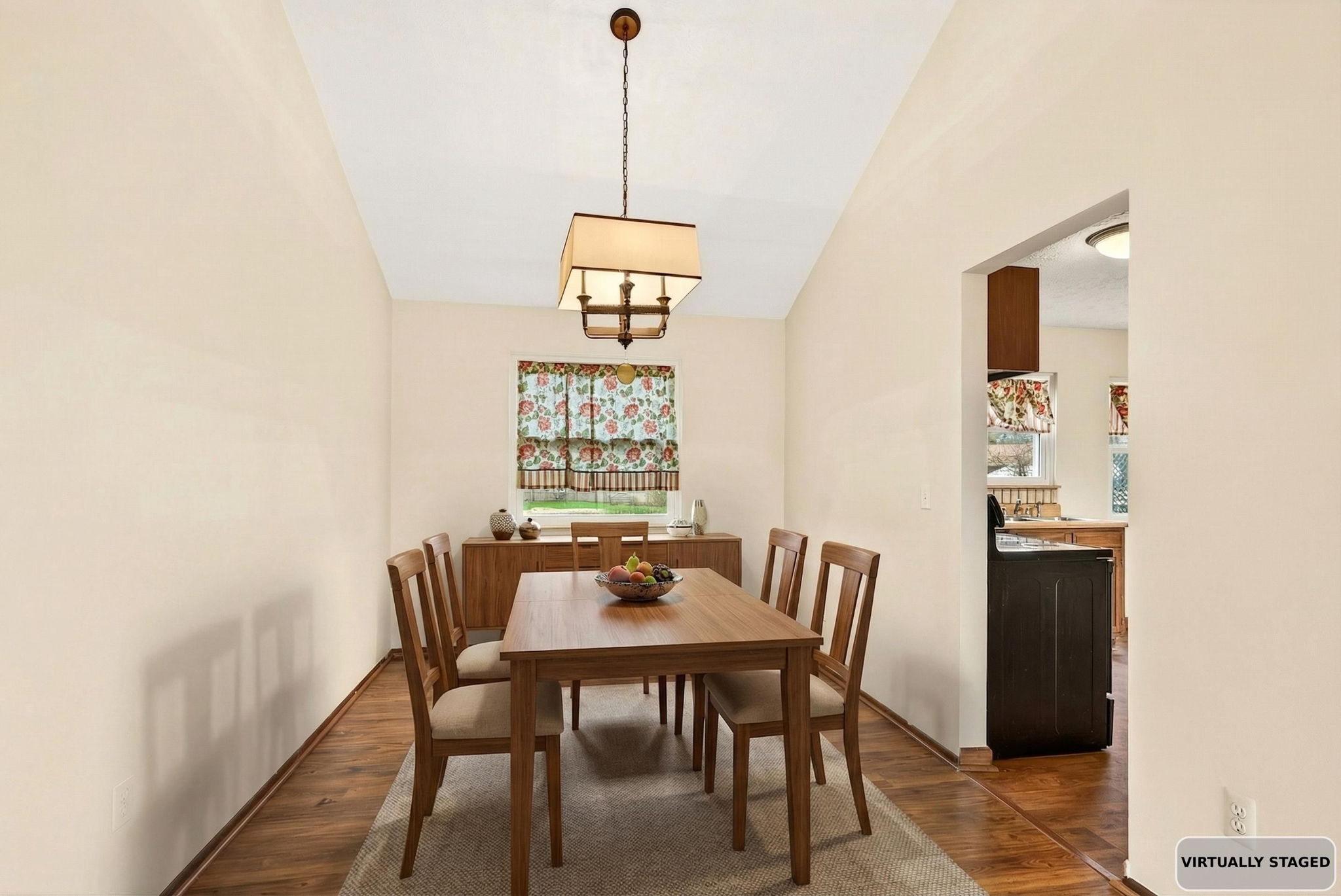7082 Wind River Dr Dining Rm Virtually Staged