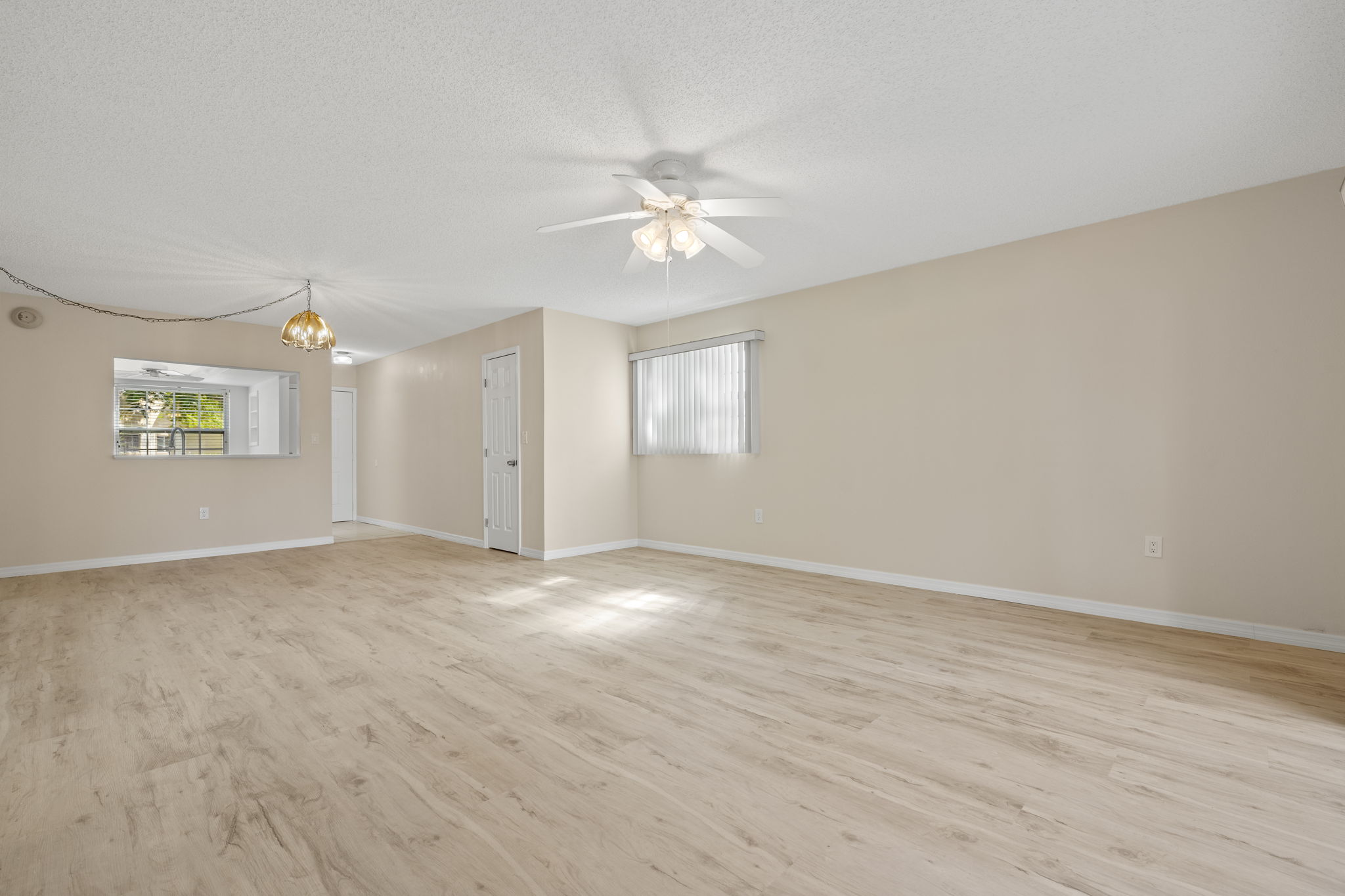 Living Room (2)
