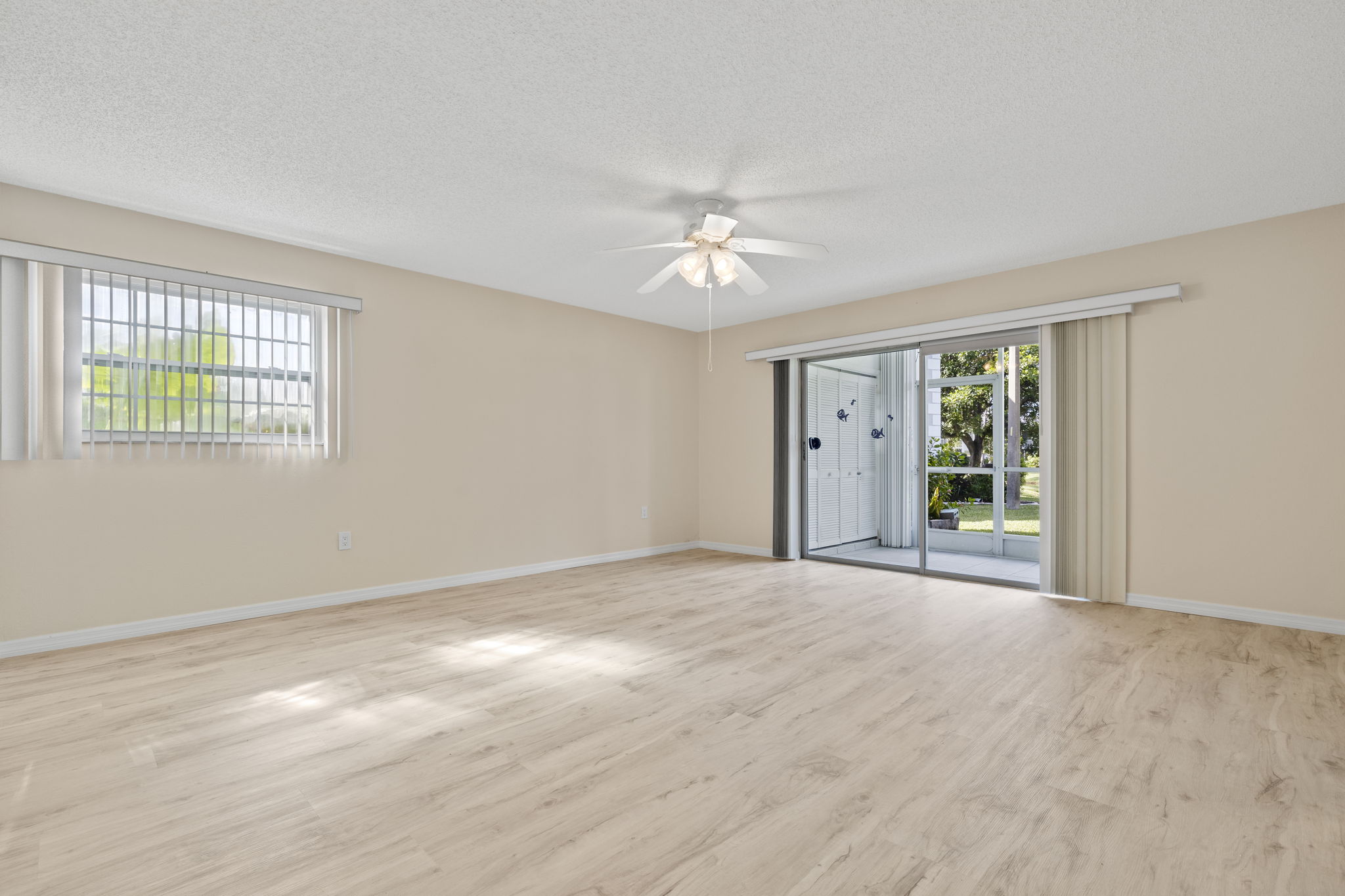 Living Room (1)
