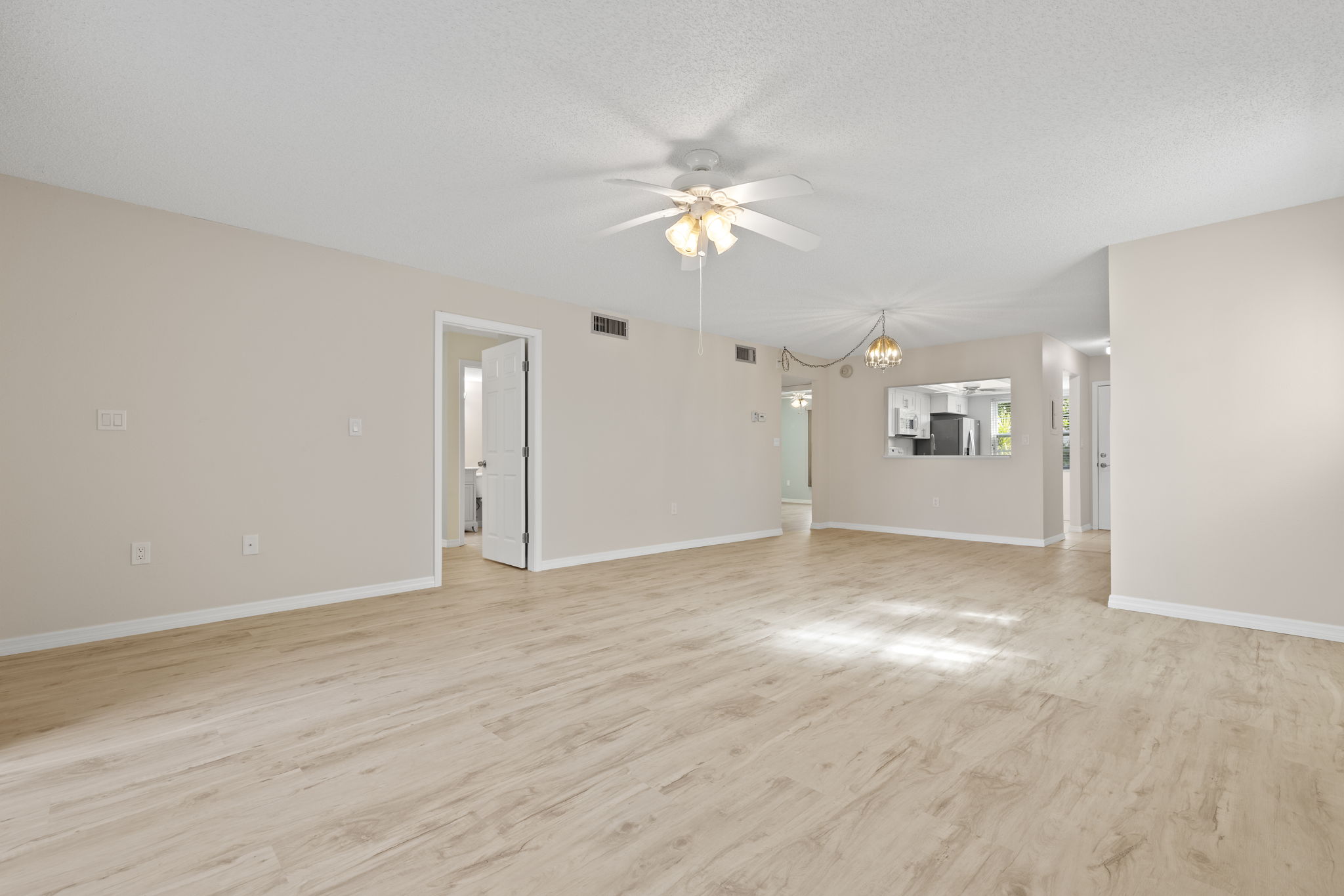 Living Room (3)