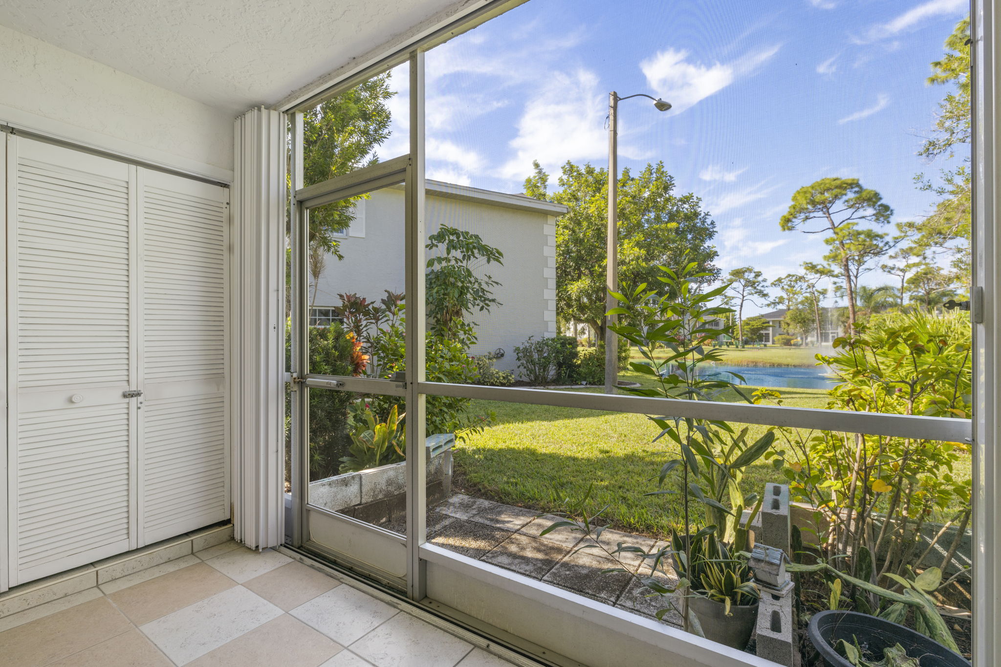 Lanai (1)