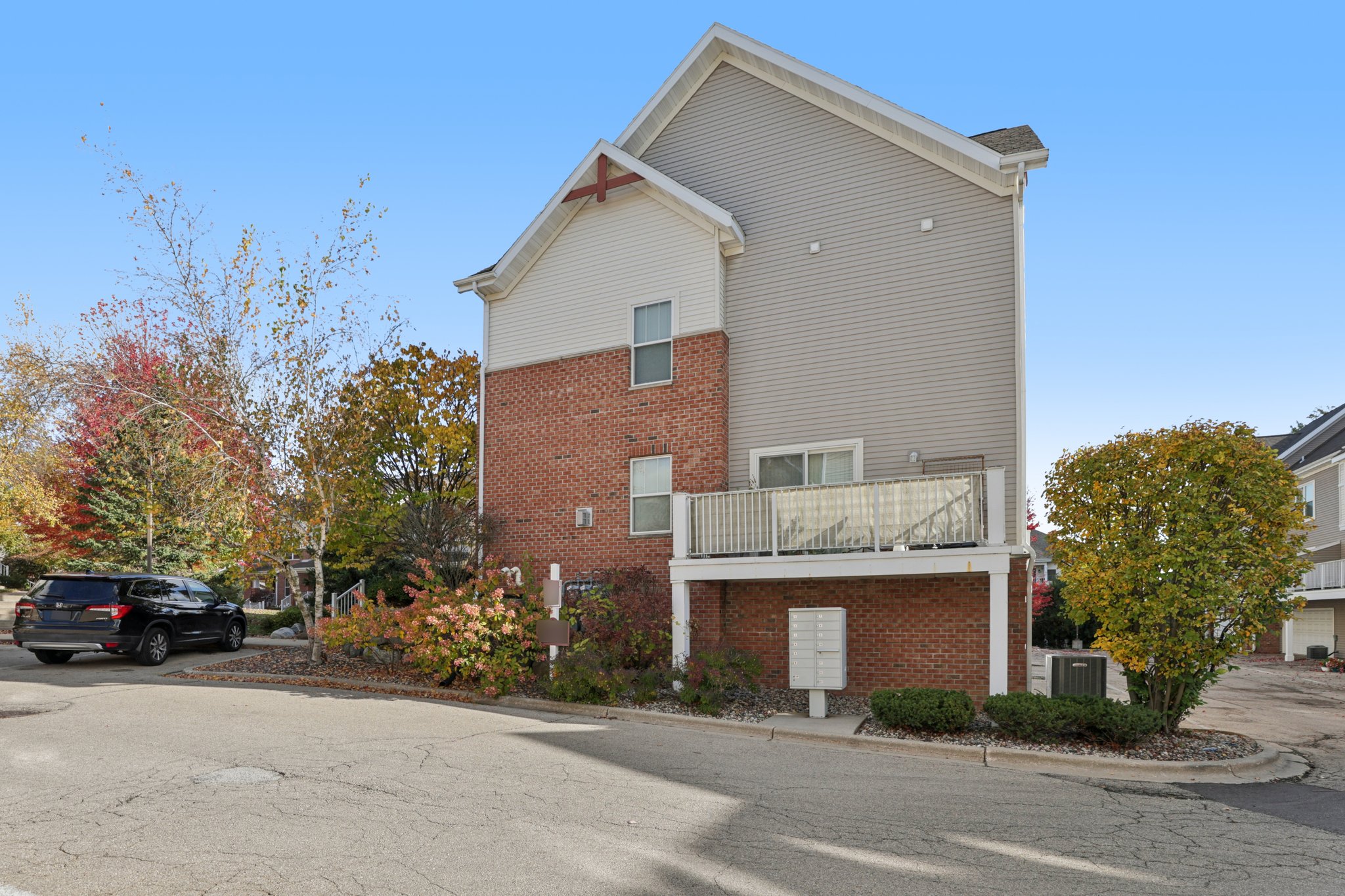 Cricket Ln 2-S2810-036.jpg