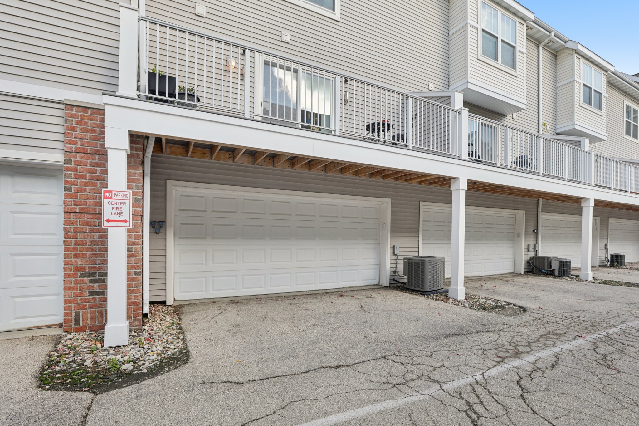 Cricket Ln 2-S2810-040.jpg