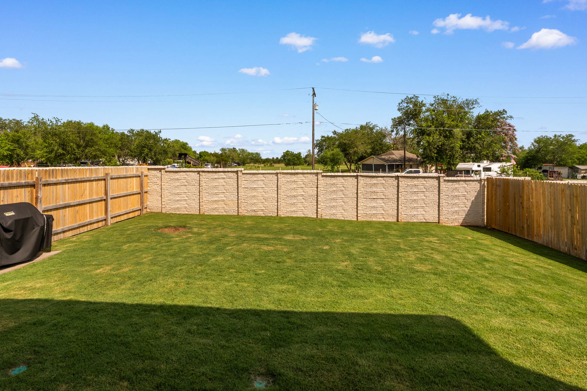 709 Lake Sweetwater Ln, Buda, TX 78610, USA Photo 22
