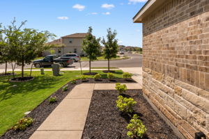 709 Lake Sweetwater Ln, Buda, TX 78610, USA Photo 10