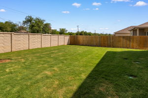 709 Lake Sweetwater Ln, Buda, TX 78610, USA Photo 12