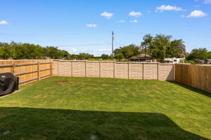 709 Lake Sweetwater Ln, Buda, TX 78610, USA Photo 21