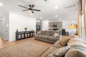 709 Lake Sweetwater Ln, Buda, TX 78610, USA Photo 33