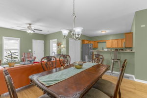 709 Villas Ct-12