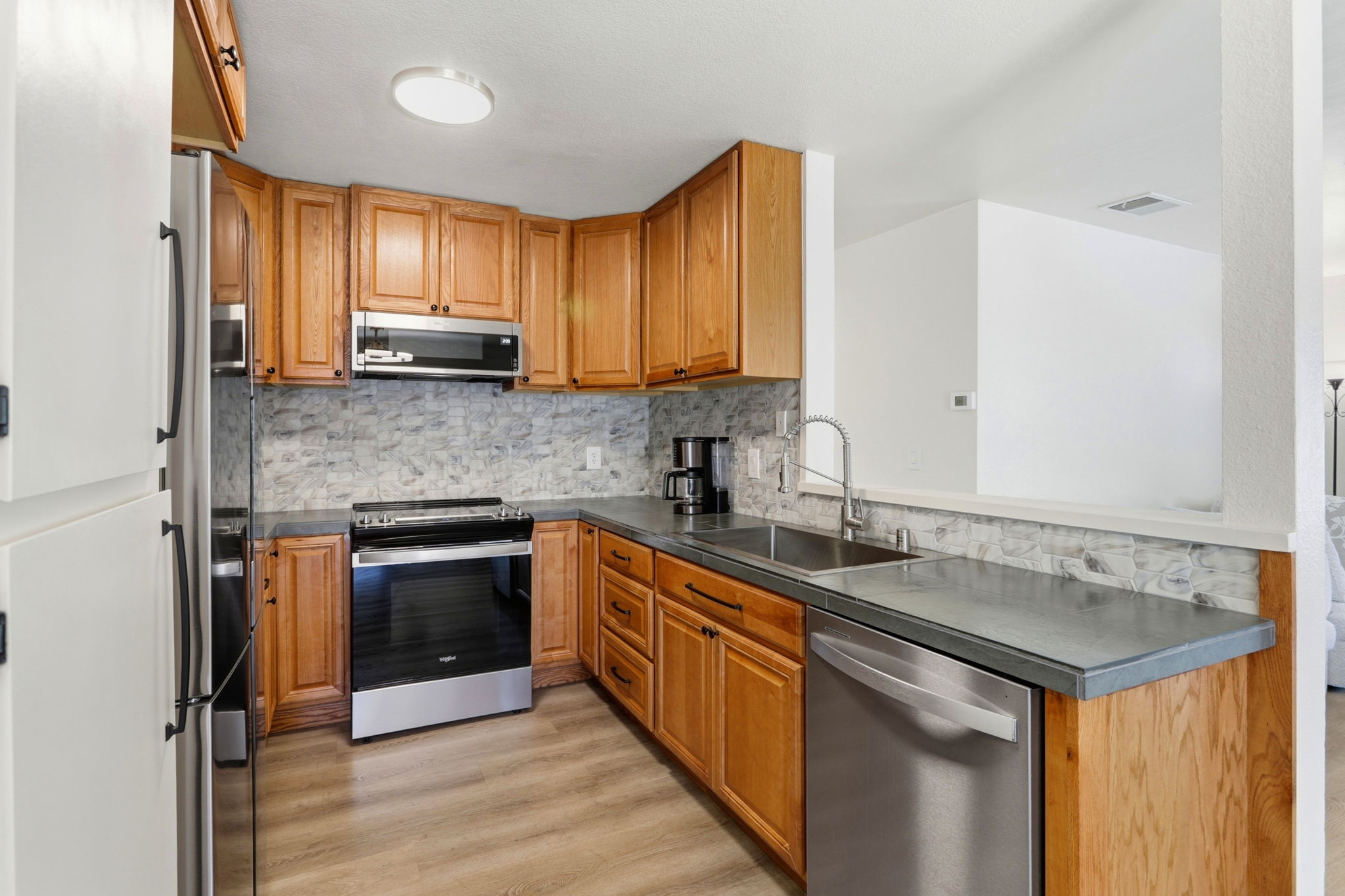 011_F8_09 Whitewater Ct