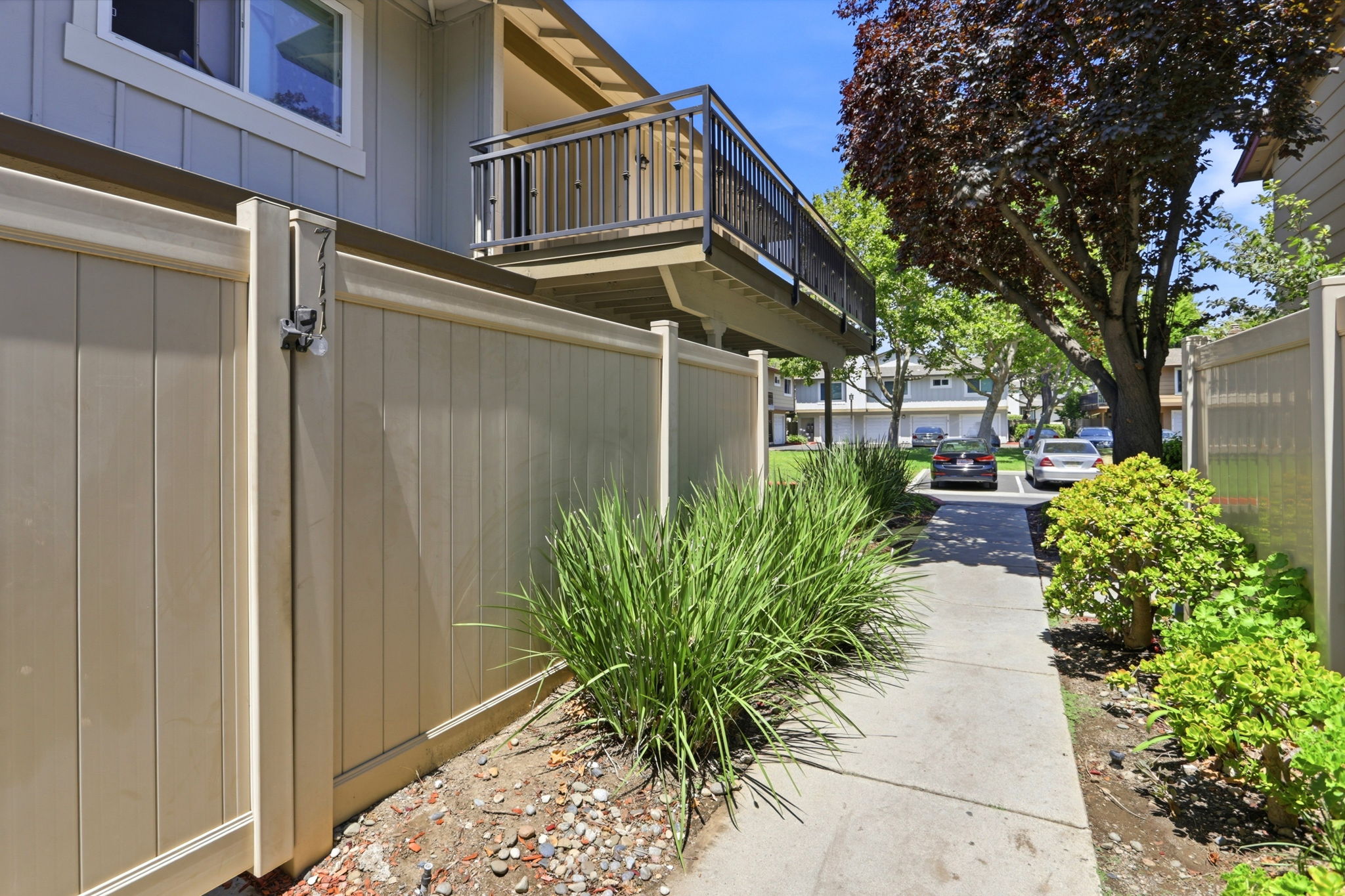 033_F8_09 Whitewater Ct