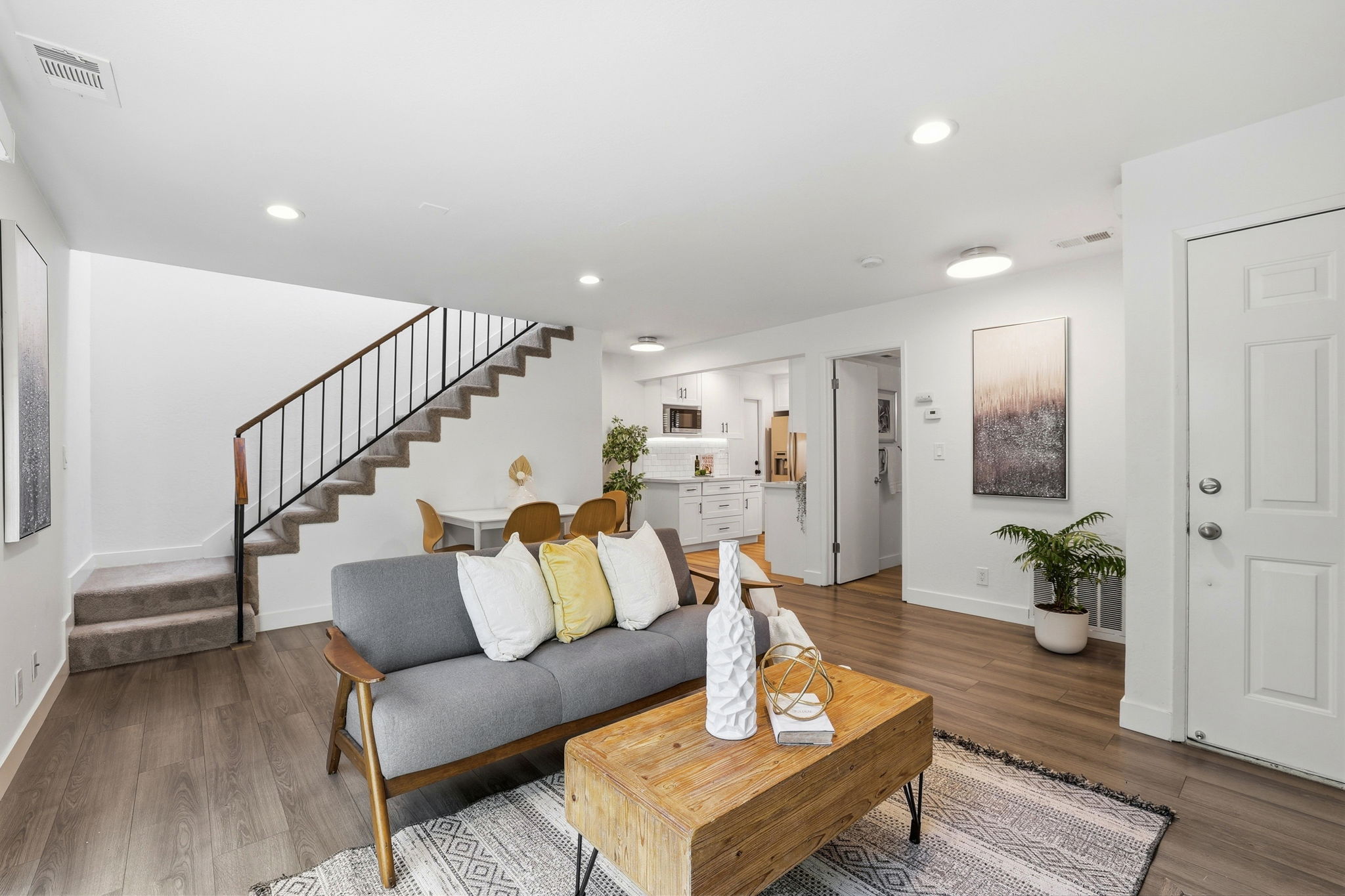 009_F8_709 Winstead Ct