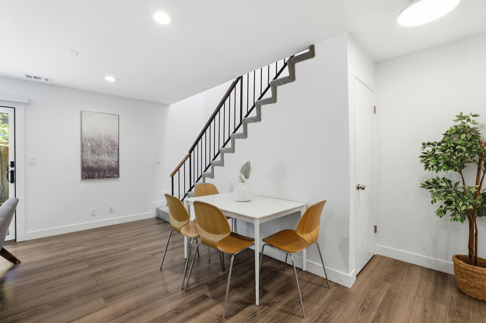 017_F8_709 Winstead Ct