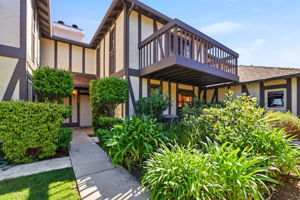 002_F8_709 Winstead Ct