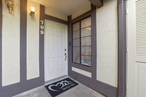 005_F8_709 Winstead Ct