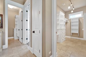 2 walk in closets
