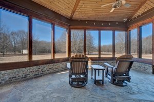 Screened-in Porch