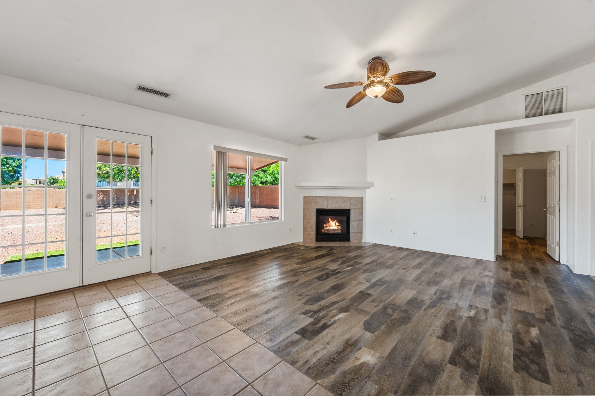 Living Room (2)