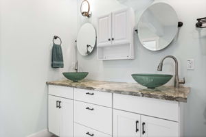 K Bathroom 1b