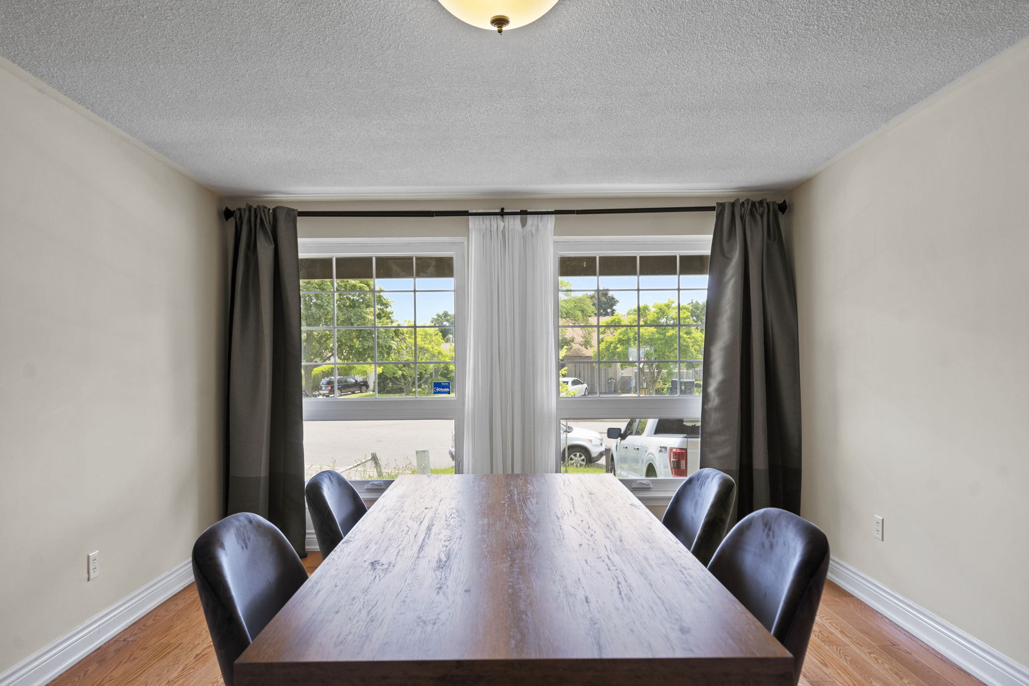 71 Ardgowan Crescent Toronto, ON M1V 1B4