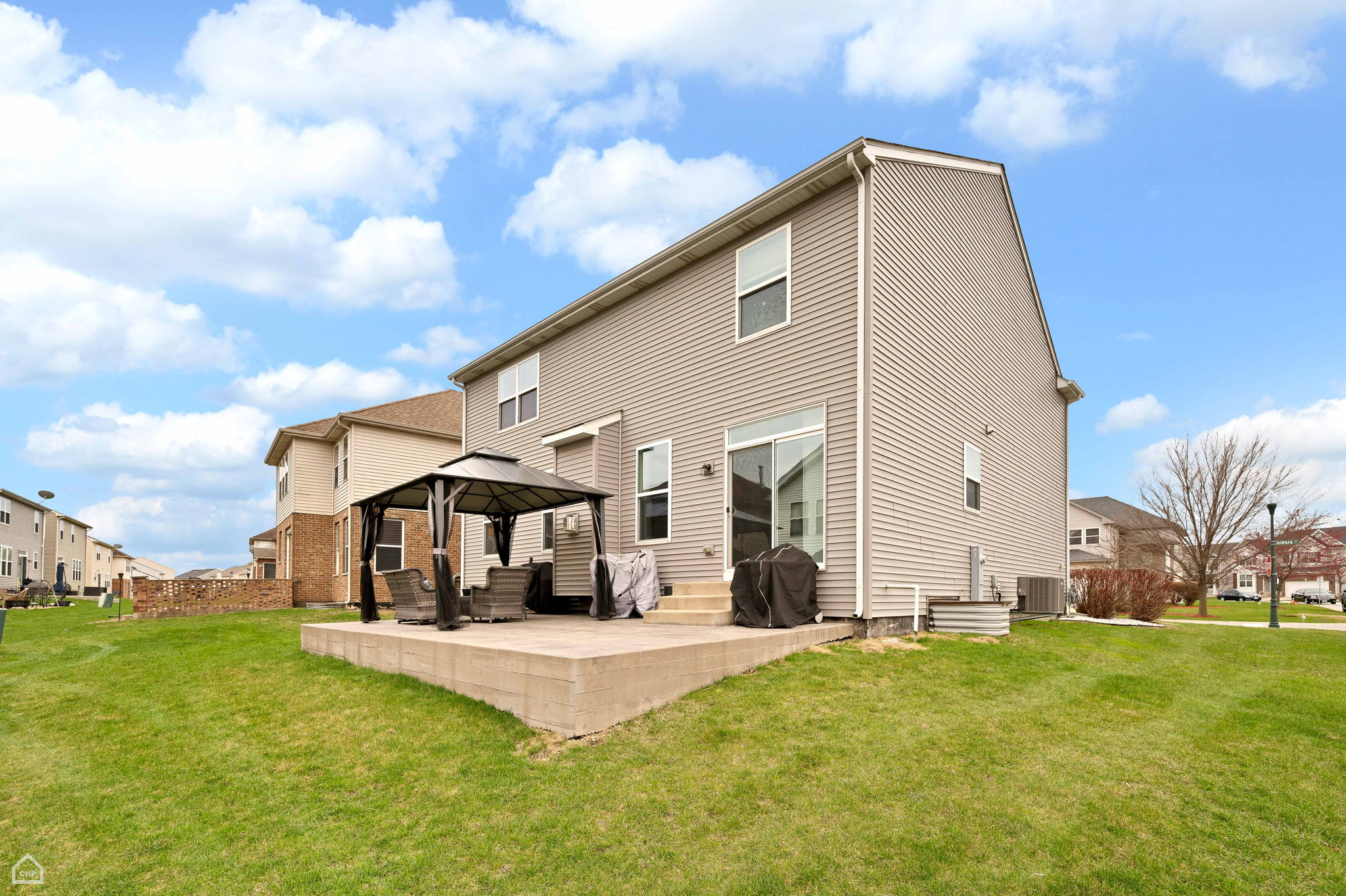 71 Bowman St_003