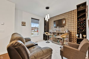 71 Bowman St_005