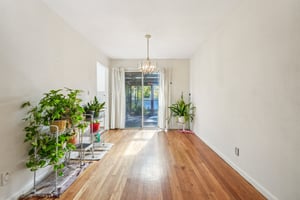 Dora Ln-S2810-012.jpg