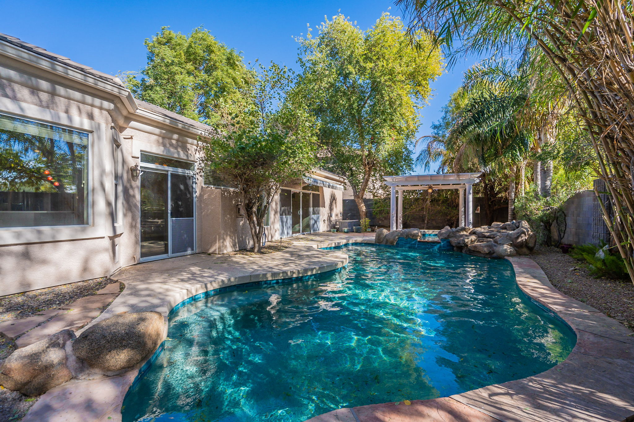  Photo 71