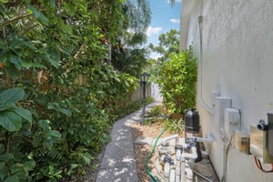 Flamingo Cir-2005-043.jpg