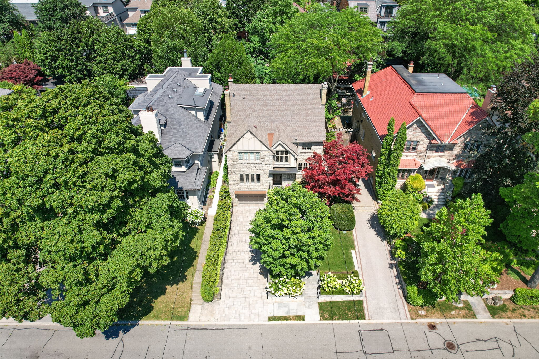 71 Garfield Ave Toronto, ON M4T 1E8