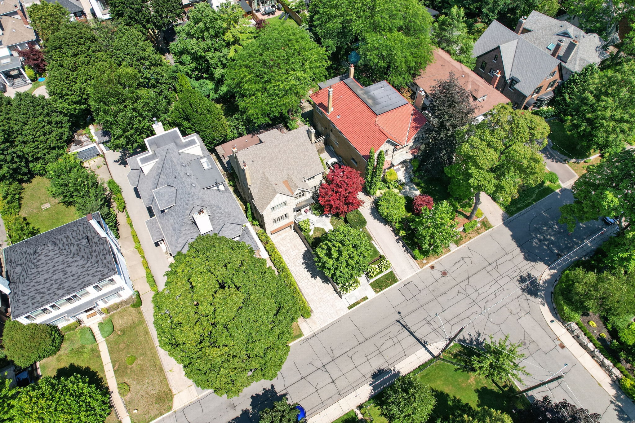 71 Garfield Ave Toronto, ON M4T 1E8