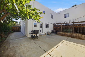 042_F8_71 Nueva Ave