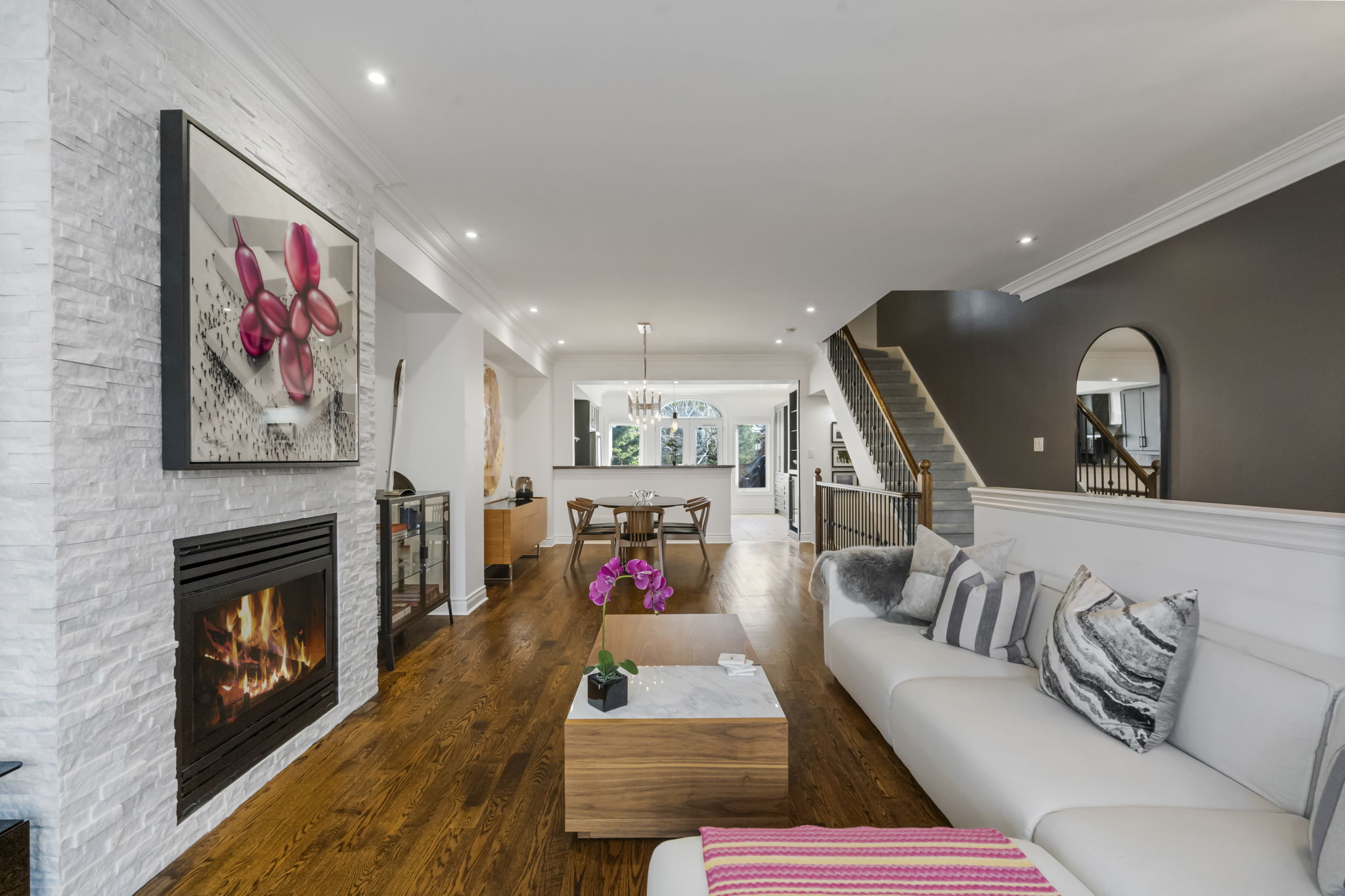 71 Prince Edward Dr S Toronto, ON M8Y 3V5
