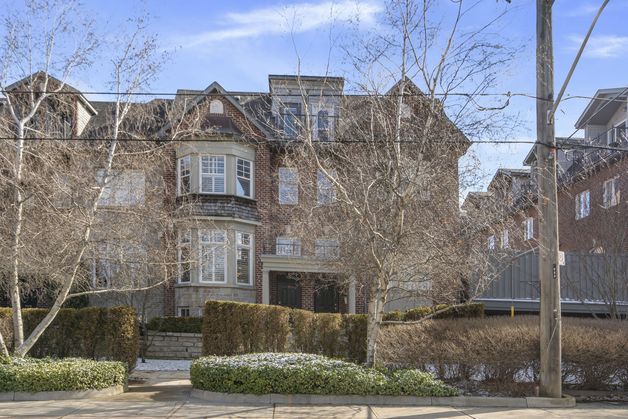 71 Prince Edward Dr S Toronto, ON M8Y 3V5