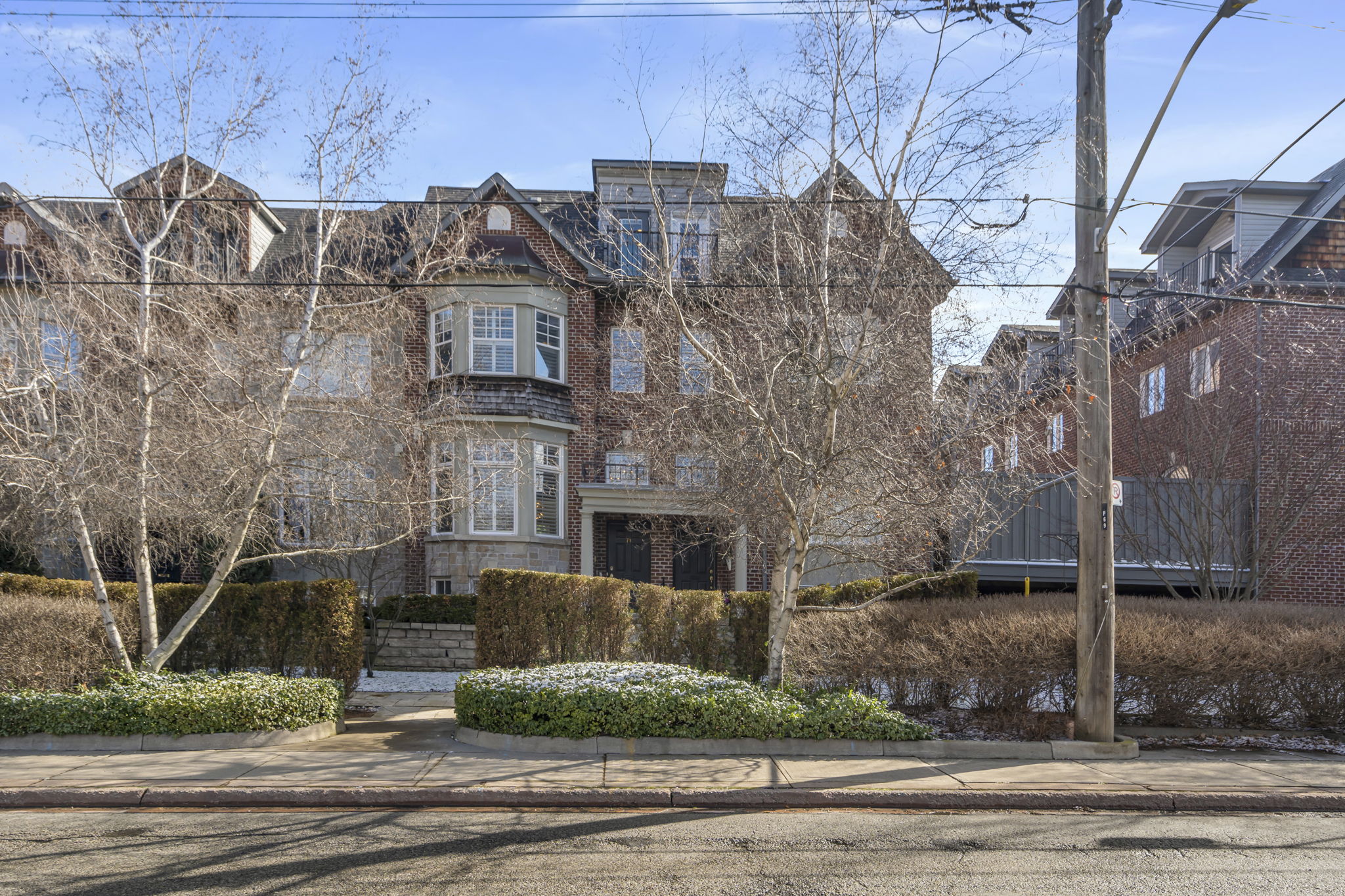 71 Prince Edward Dr S Toronto, ON M8Y 3V5