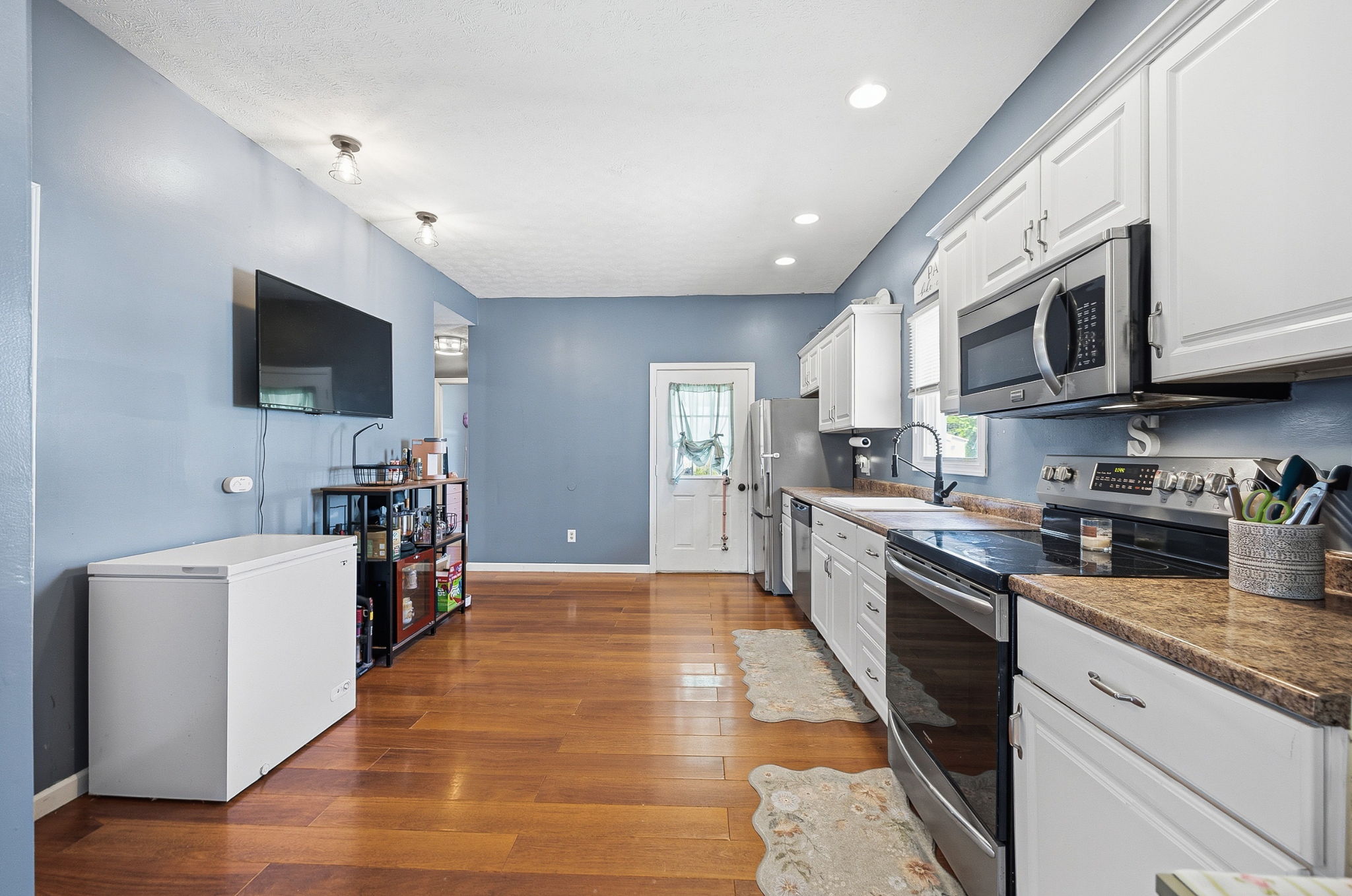 K.K. - 71 S 32nd St, Newark-14