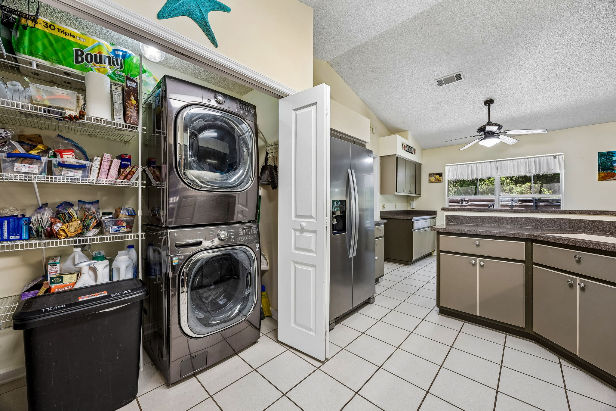 Laundry/Kitchen