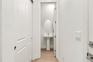  Photo 33