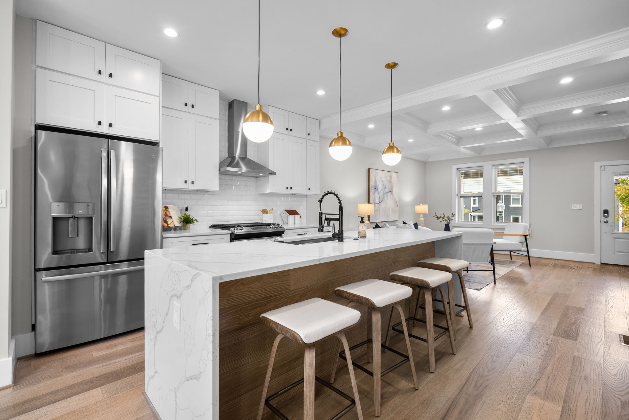 Kitchen island and pendant lighting