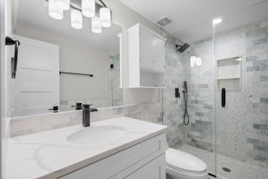 Lower-level full bath