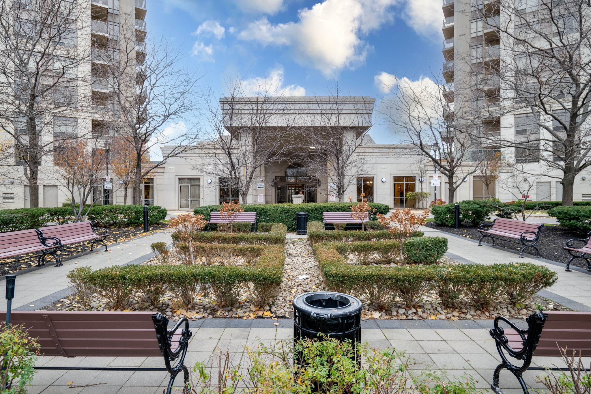 710 Humberwood Blvd Unit 1008 Toronto, ON M9W 7J5