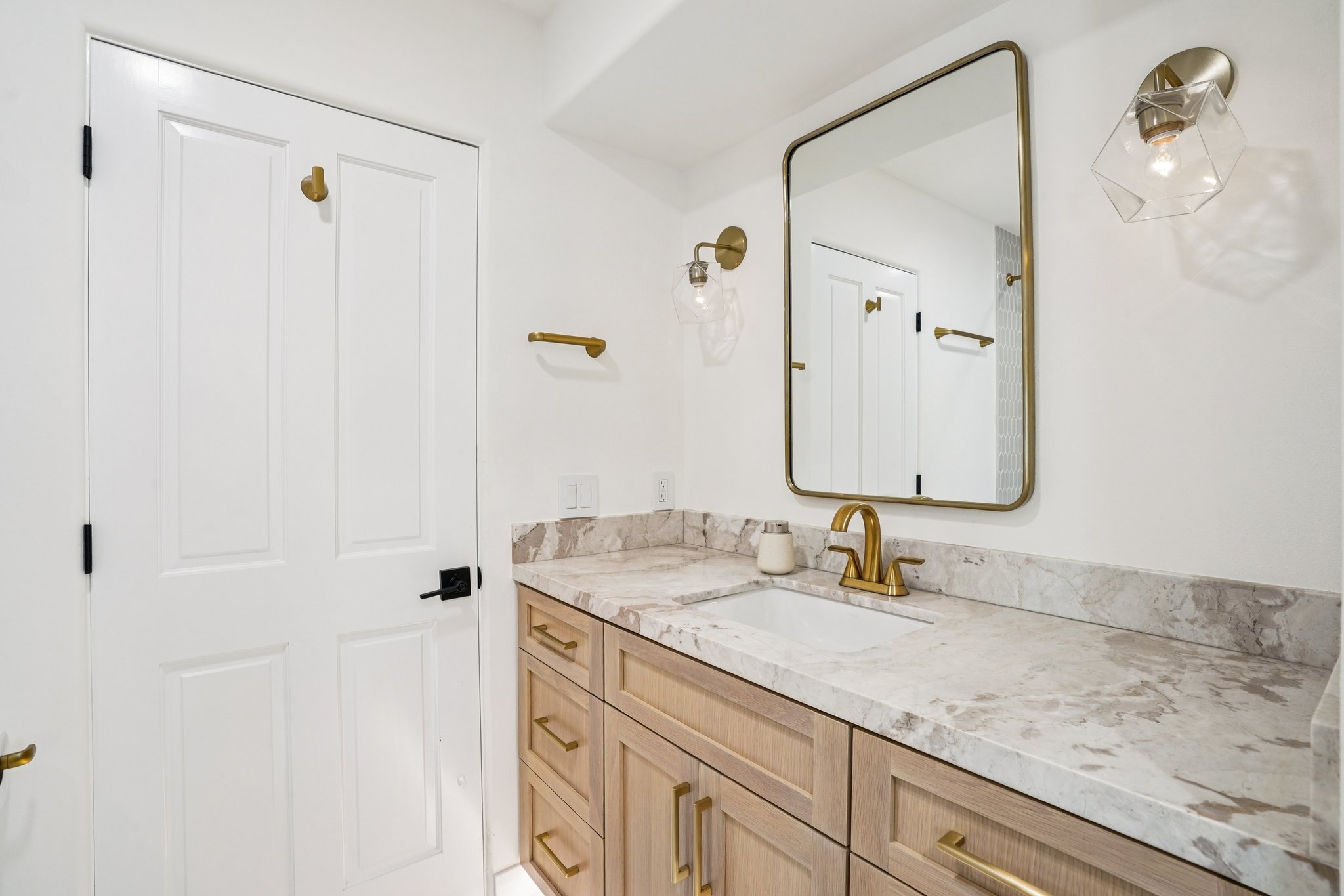 Manhattan Beach Blvd-S0204-024.jpg