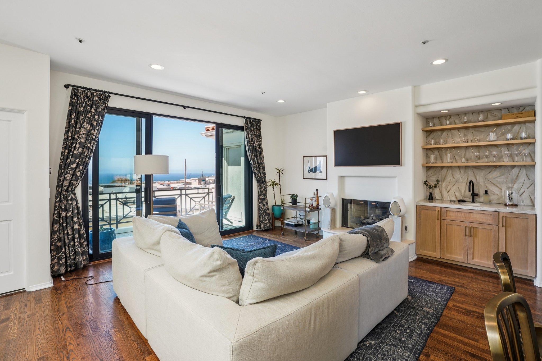 201771-203539 - 710 Manhattan Beach Blvd, Manhattan Beach, CA 90266-S0704-005.jpg