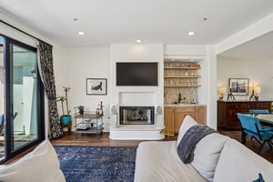 201771-203539 - 710 Manhattan Beach Blvd, Manhattan Beach, CA 90266-S0704-001.jpg