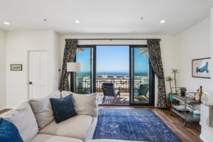 201771-203539 - 710 Manhattan Beach Blvd, Manhattan Beach, CA 90266-S0704-002.jpg