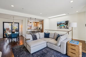 201771-203539 - 710 Manhattan Beach Blvd, Manhattan Beach, CA 90266-S0704-007.jpg