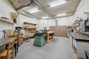 17_Interior